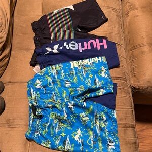 Lot boys Hurley board shorts (small) w free tee